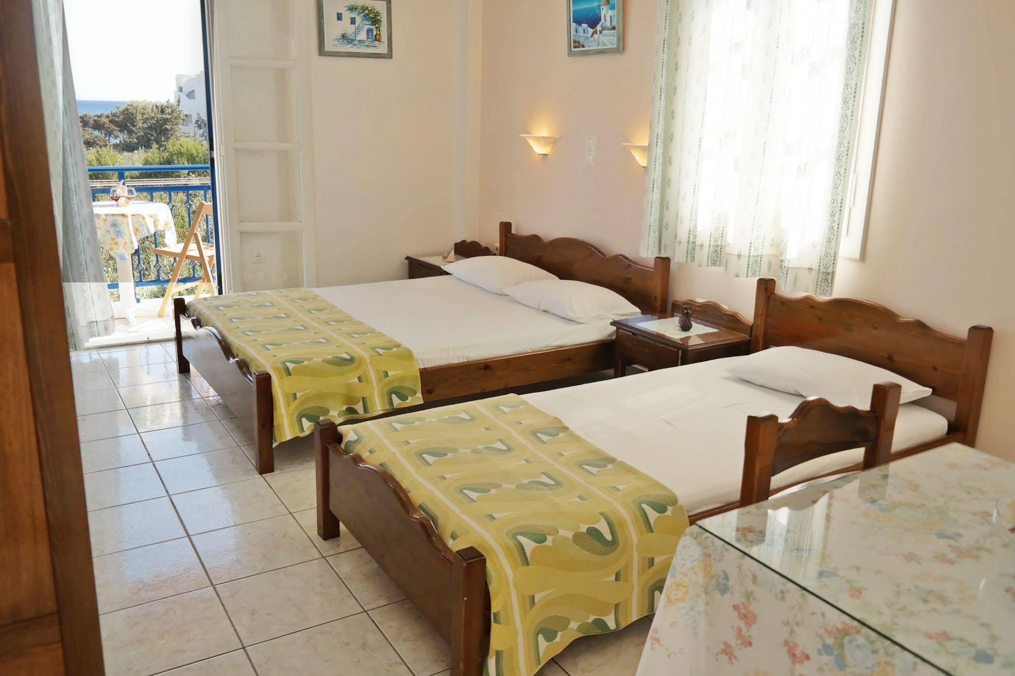 Mina'S Studios In Naxos Island Agios Prokopios  Exteriör bild
